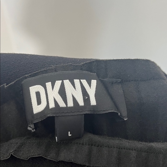 DKNY A-Line Black Pleated Skirt - Picture 5 of 5